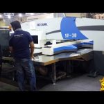 عالية الجودة مضاعفات التصنيع باستخدام الحاسب الآلي الهيدروليكية البرج لكمة الصحافة الآلات