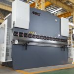 آلة ثني الصفائح المعدنية